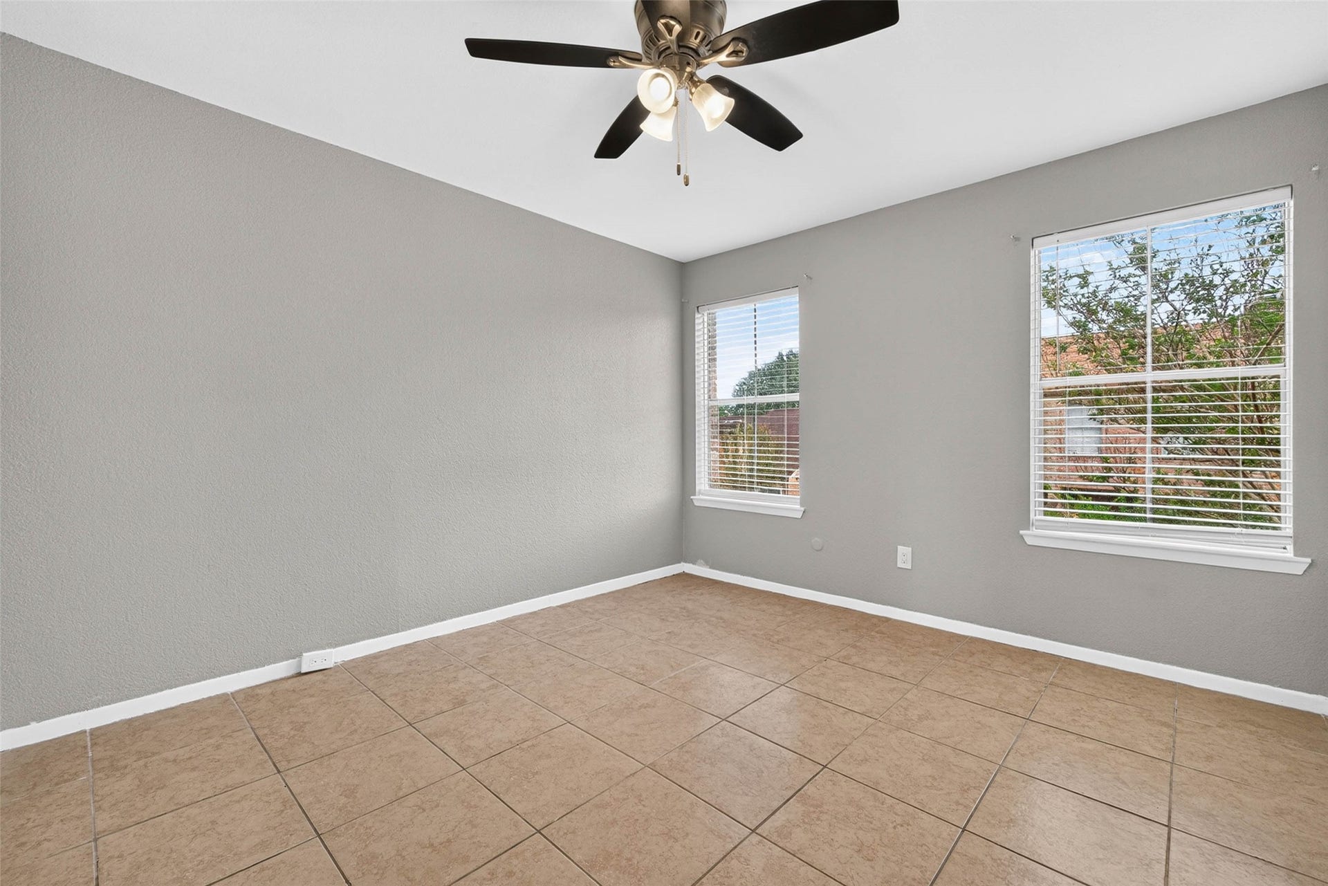 10708 Bexley Drive, Houston, TX 77099 10708 Bexley Drive, Houston, TX 77099