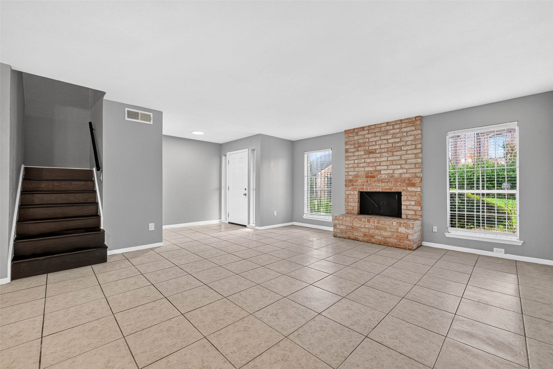 10708 Bexley Drive, Houston, TX 77099 10708 Bexley Drive, Houston, TX 77099