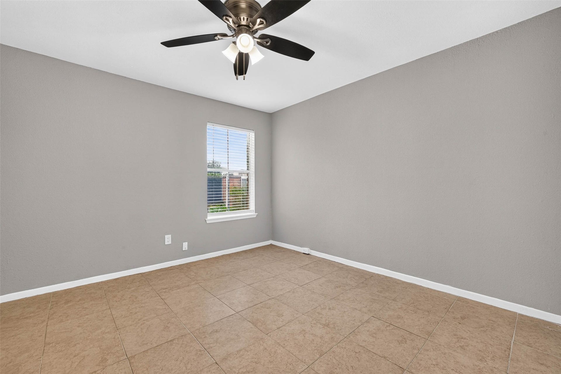 10708 Bexley Drive, Houston, TX 77099 10708 Bexley Drive, Houston, TX 77099