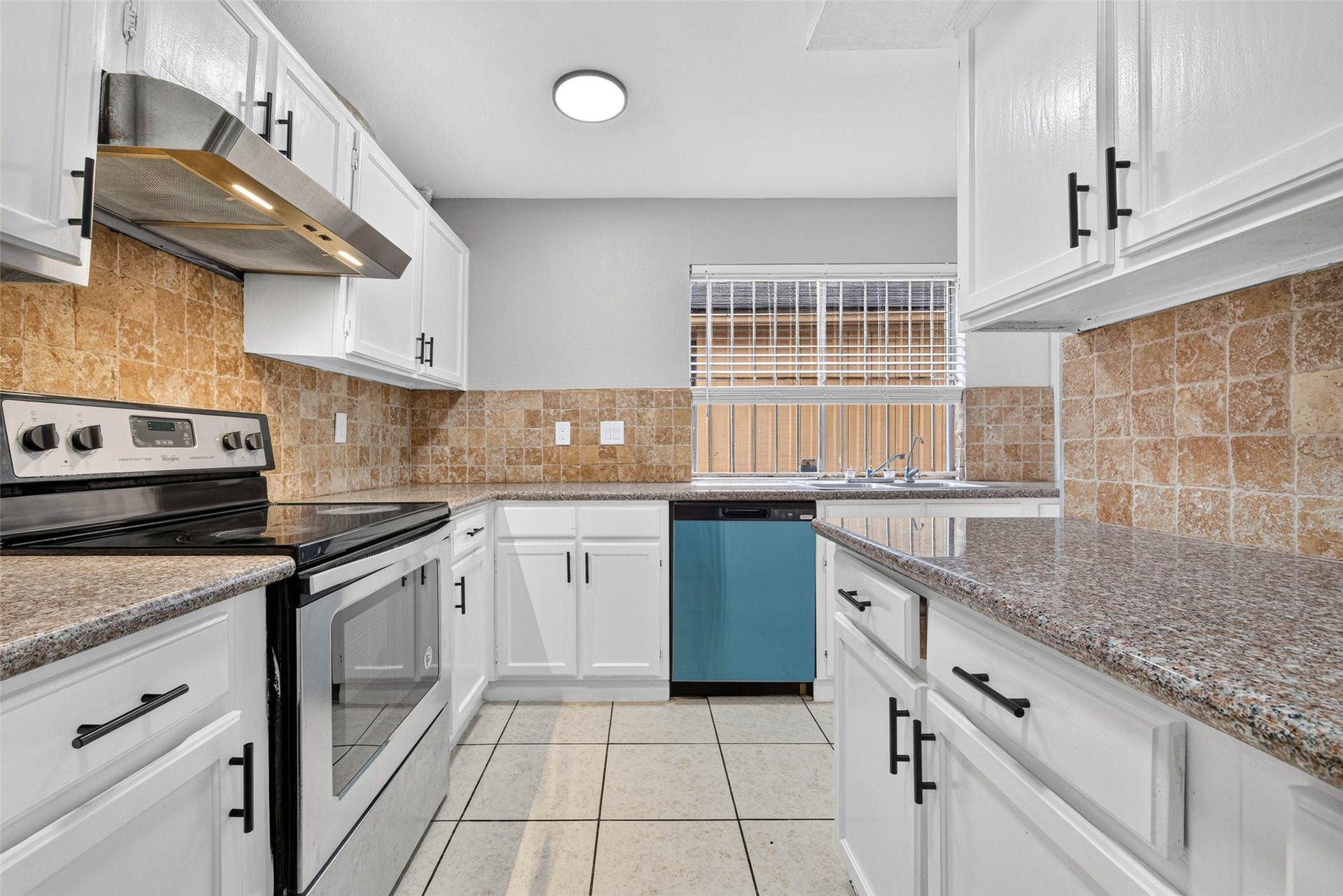 10708 Bexley Drive, Houston, TX 77099 10708 Bexley Drive, Houston, TX 77099