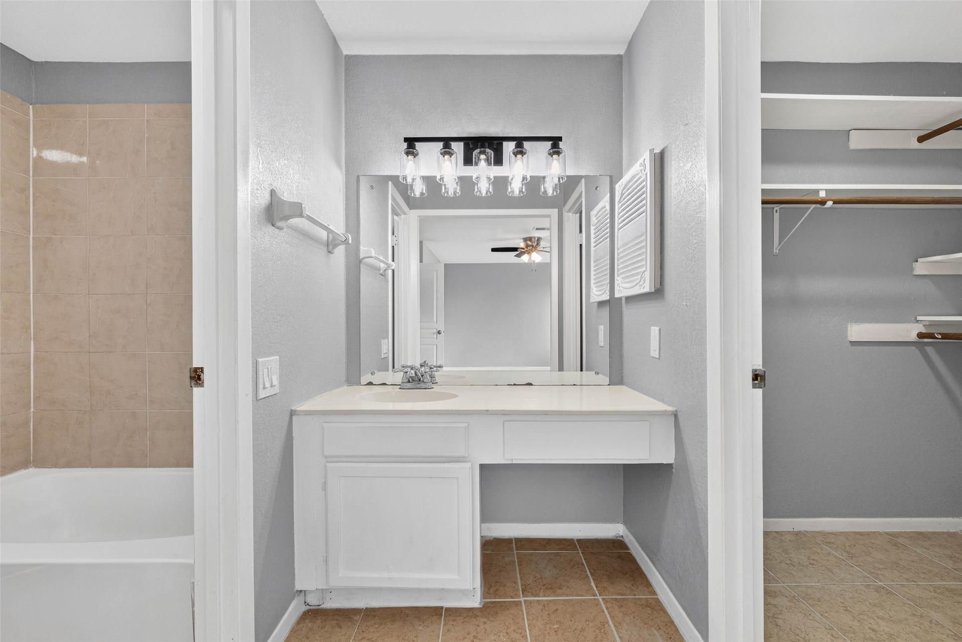 10708 Bexley Drive, Houston, TX 77099 10708 Bexley Drive, Houston, TX 77099