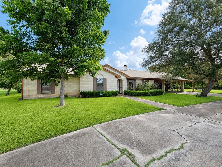 Property photo for 7611 King Street, Manvel, TX