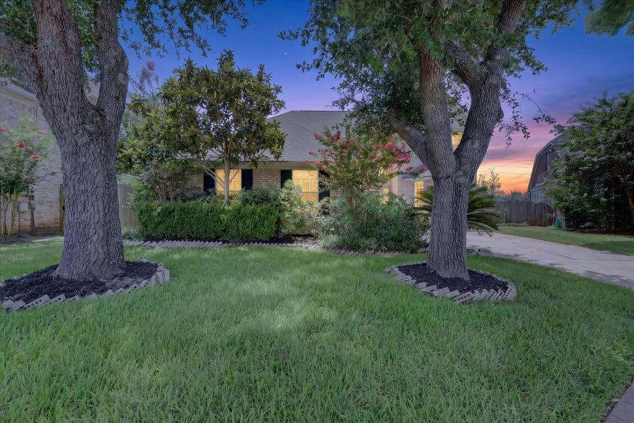 Property photo for 4610 Misty Morning Court, Missouri City, TX