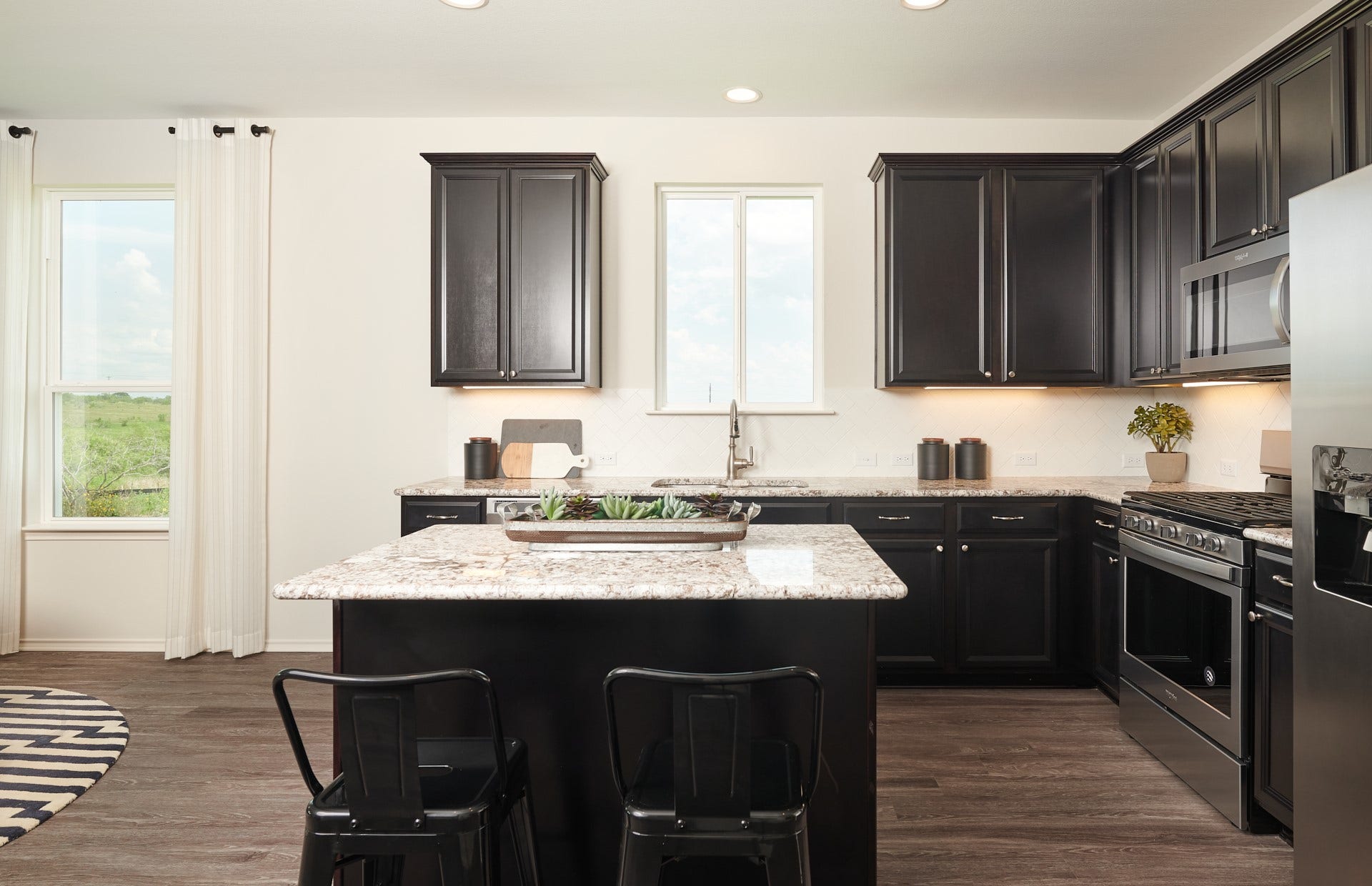 12123 Pinara Trail, Conroe, TX 77303 MODEL HOME images may NOT be consistent with the finished product.