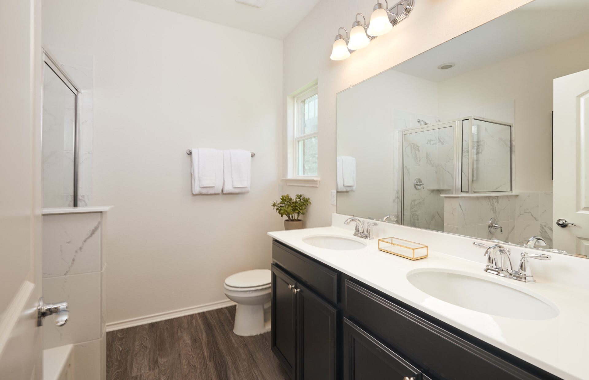 12123 Pinara Trail, Conroe, TX 77303 MODEL HOME images may NOT be consistent with the finished product.