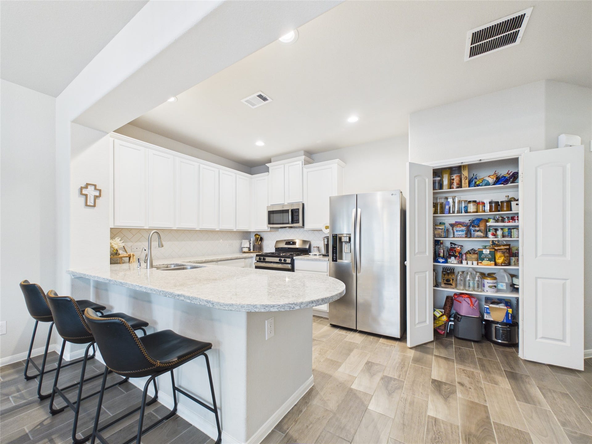 5530 Clarendon Hills Court, Pasadena, TX 77505 5530 Clarendon Hills Court, Pasadena, TX 77505