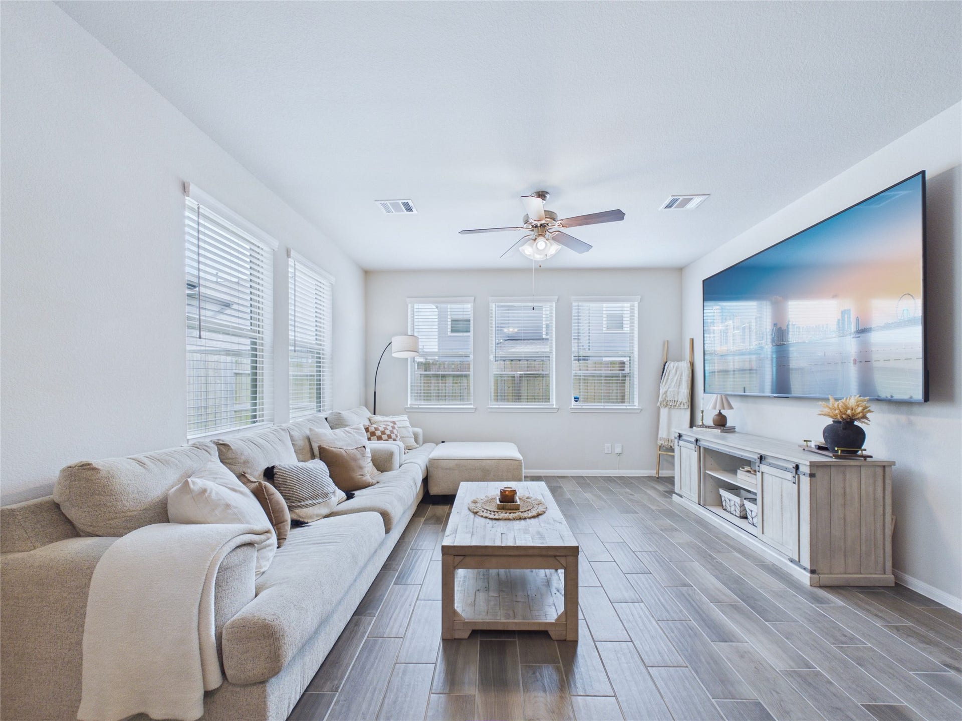 5530 Clarendon Hills Court, Pasadena, TX 77505 5530 Clarendon Hills Court, Pasadena, TX 77505