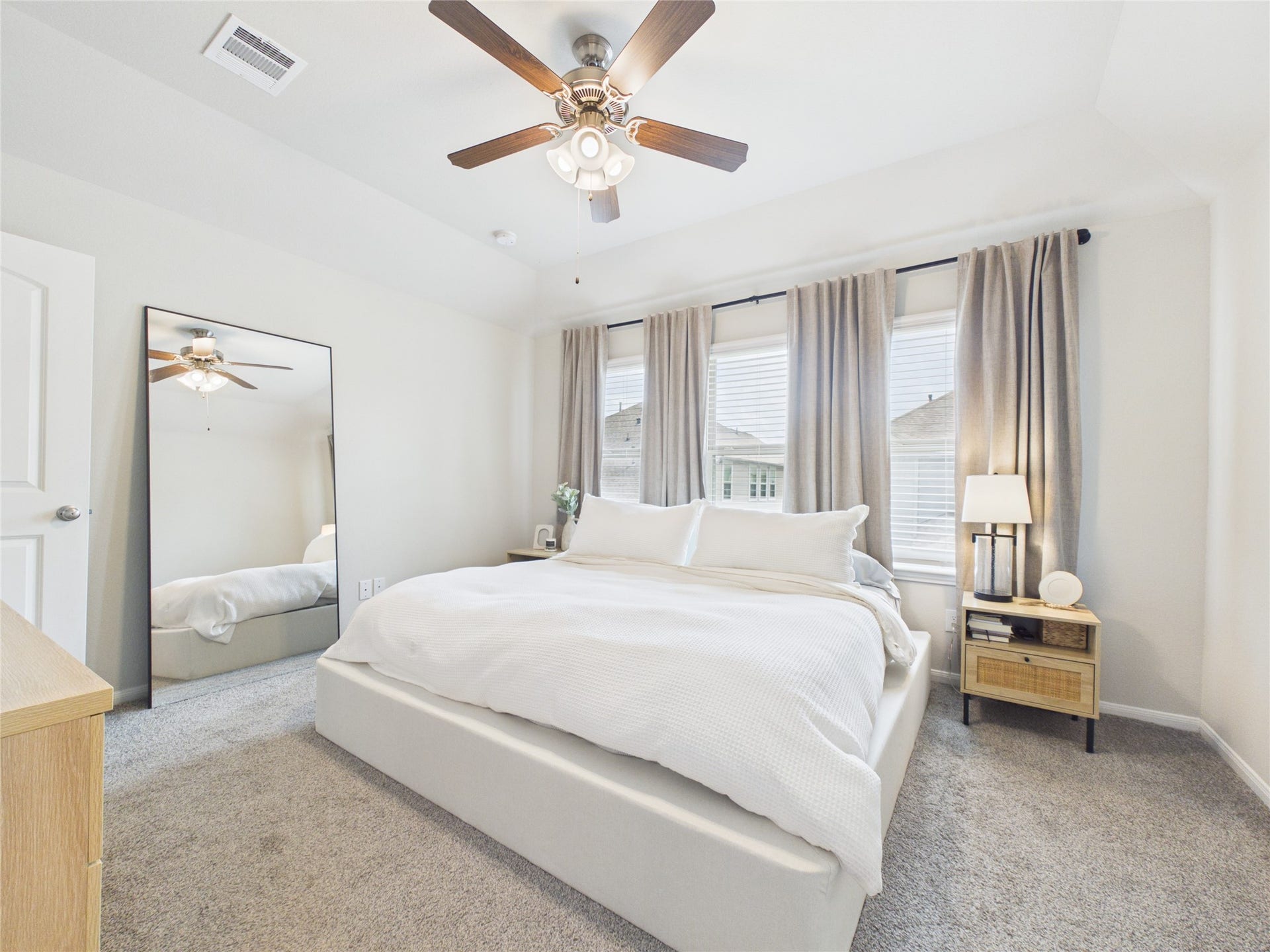 5530 Clarendon Hills Court, Pasadena, TX 77505 Primary Bedroom