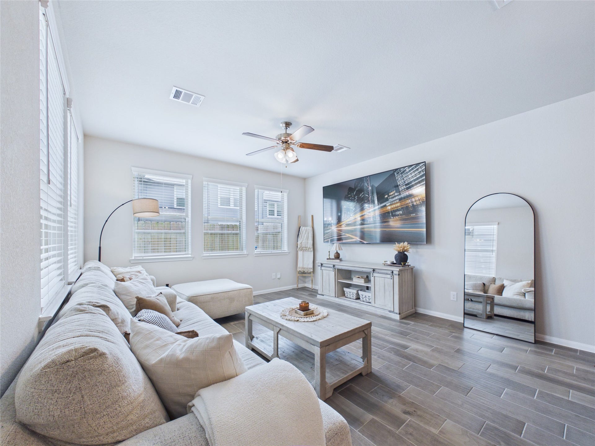 5530 Clarendon Hills Court, Pasadena, TX 77505 5530 Clarendon Hills Court, Pasadena, TX 77505