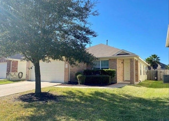 Property photo for 19434 Plantation Cove Lane, Katy, TX
