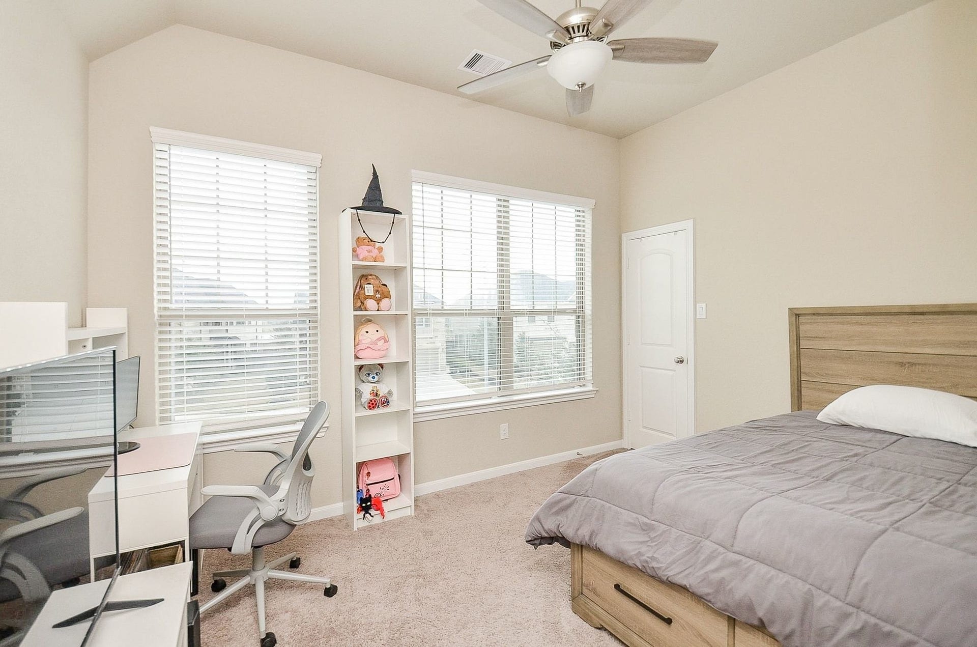 5146 Prairie Terrace Lane, Fulshear, TX 77441 Here is the second bedroom with ample natural light