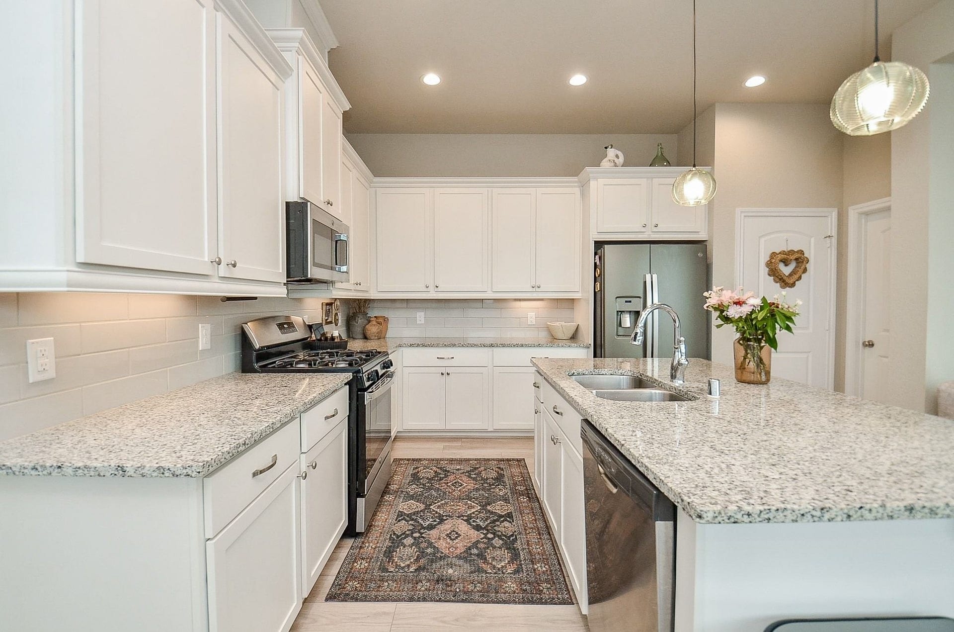 5146 Prairie Terrace Lane, Fulshear, TX 77441 Pristine canvas for decorating style