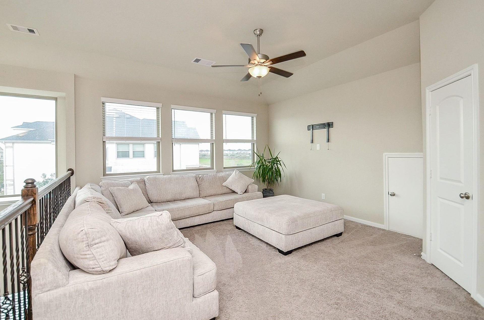 5146 Prairie Terrace Lane, Fulshear, TX 77441 This open space on the second floor can function for multiple uses