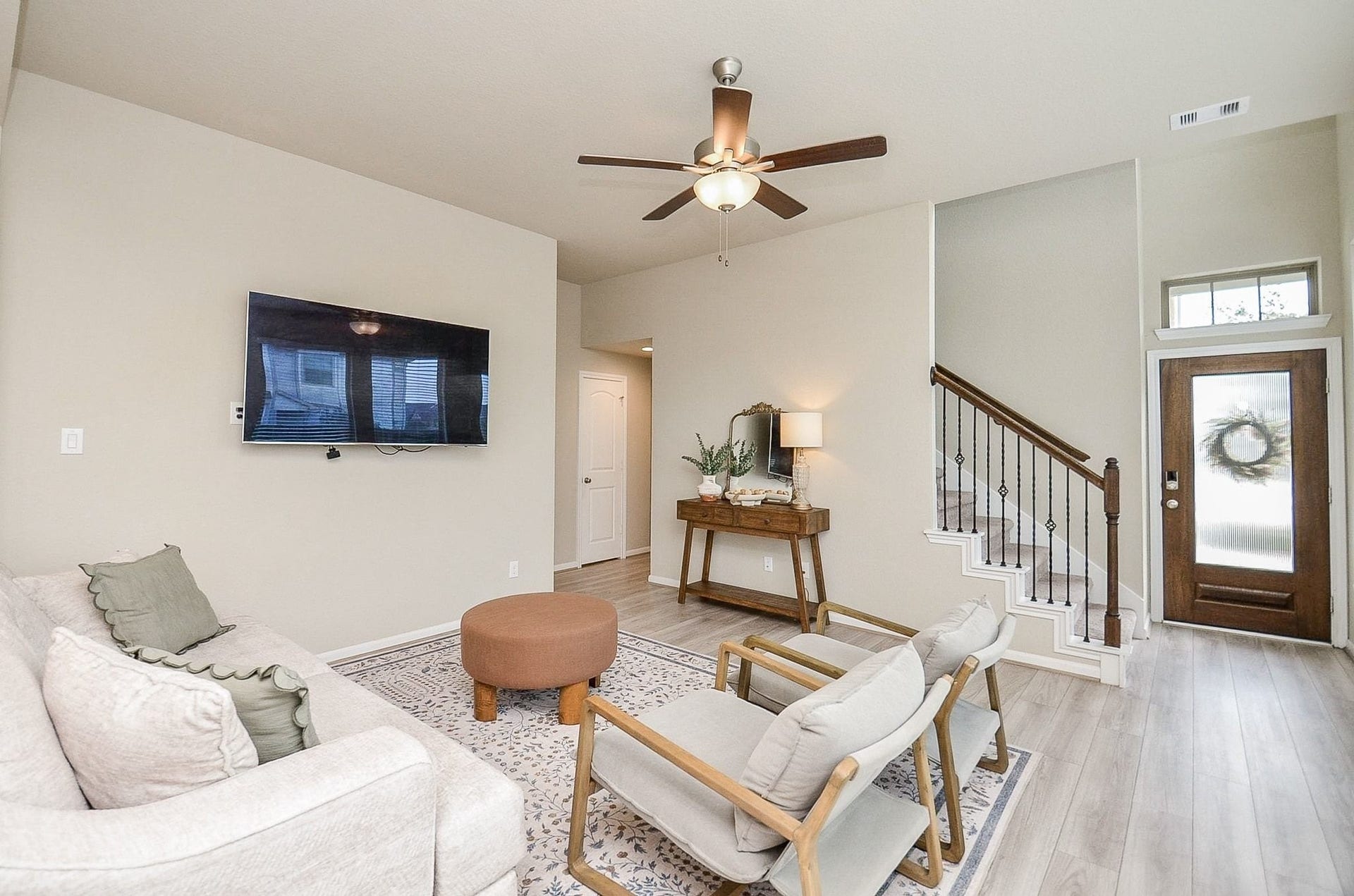 5146 Prairie Terrace Lane, Fulshear, TX 77441 Spacious living room