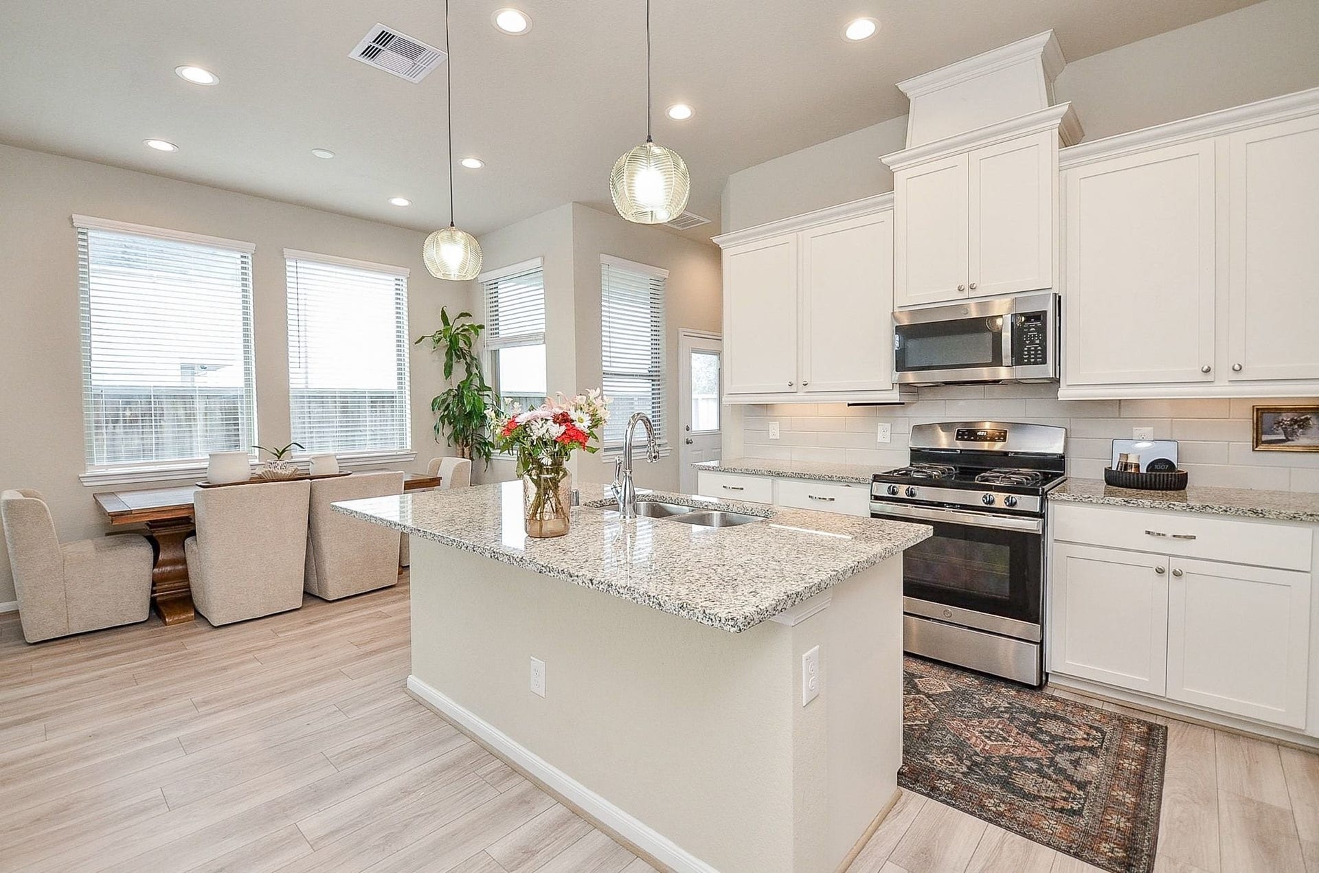 5146 Prairie Terrace Lane, Fulshear, TX 77441 Open and contemporary kitchen