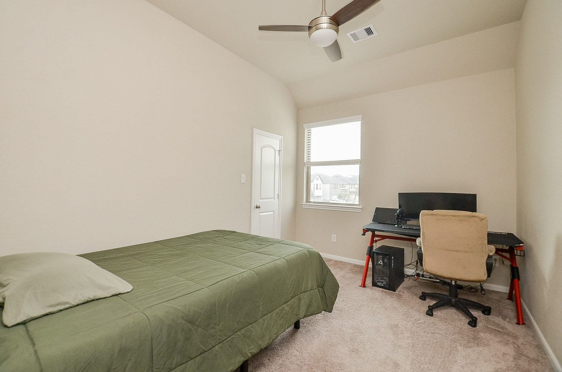 5146 Prairie Terrace Lane, Fulshear, TX 77441 There are two perfectly situated secondary bedrooms upstairs