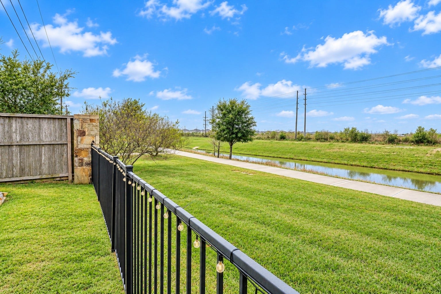 5146 Prairie Terrace Lane, Fulshear, TX 77441 No back neighbors