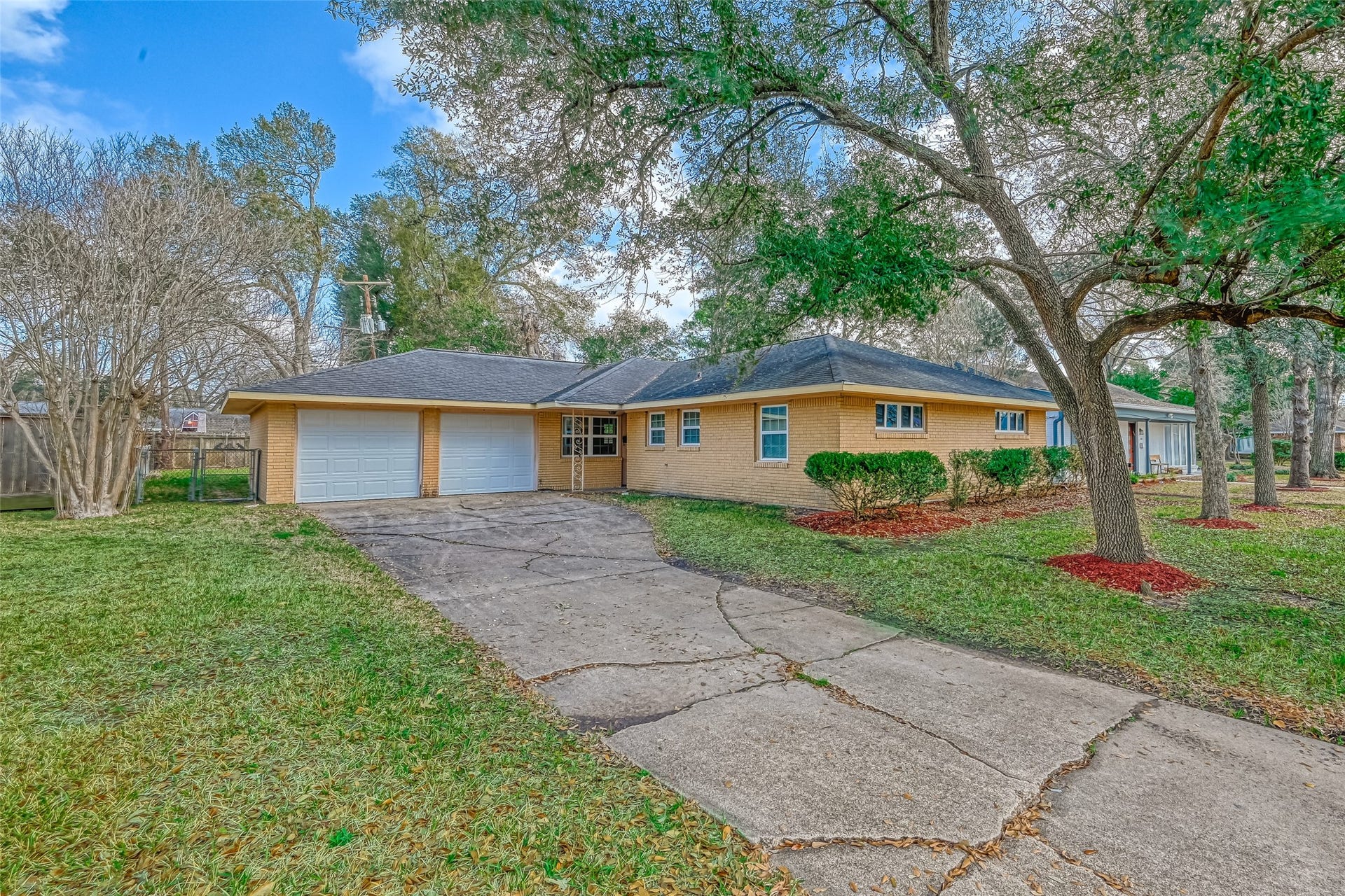 6130 Shadow Crest Street, Houston, TX 77074
