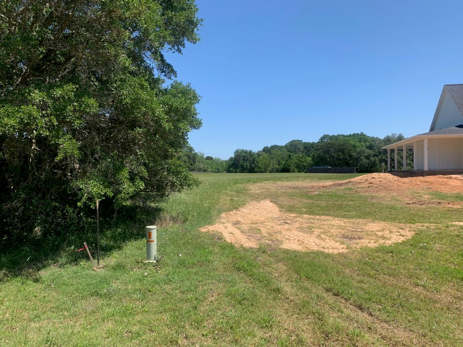 Property photo for 1031 Mill Road, Angleton, TX