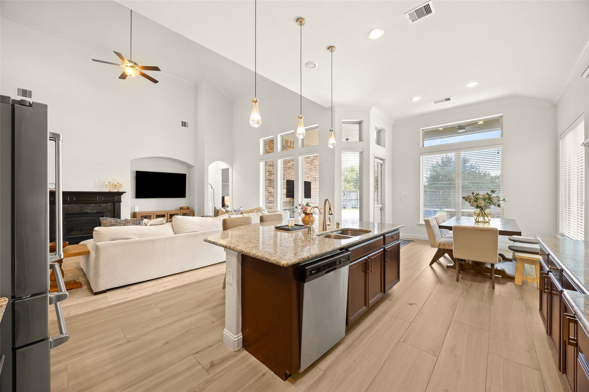 9612 Eden Ridge Lane, Pearland, TX 77584 9612 Eden Ridge Lane, Pearland, TX 77584