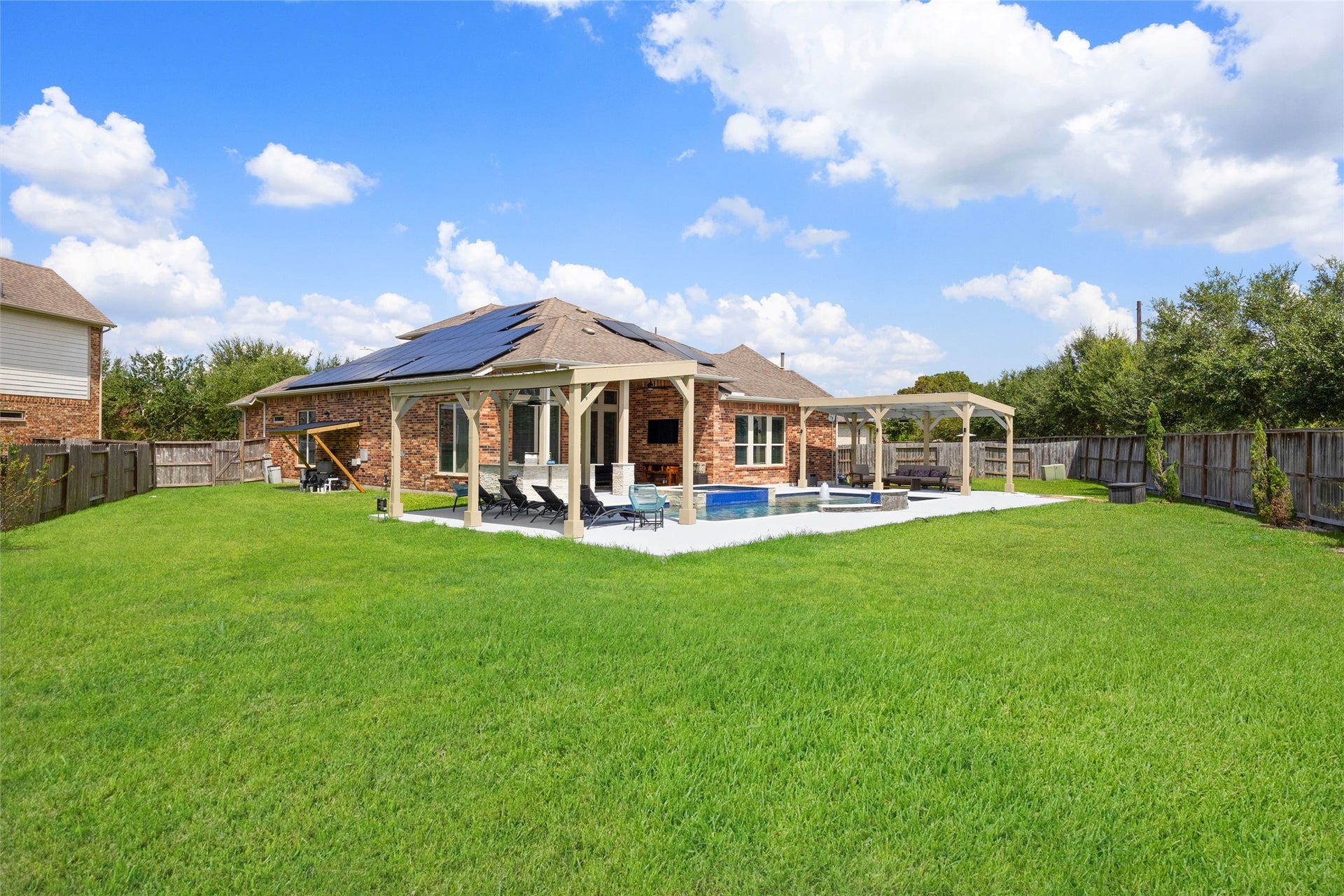 9612 Eden Ridge Lane, Pearland, TX 77584 BACKYARD