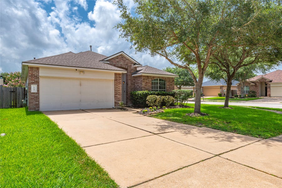 Property photo for 6704 Hidden Colony Lane, Dickinson, TX