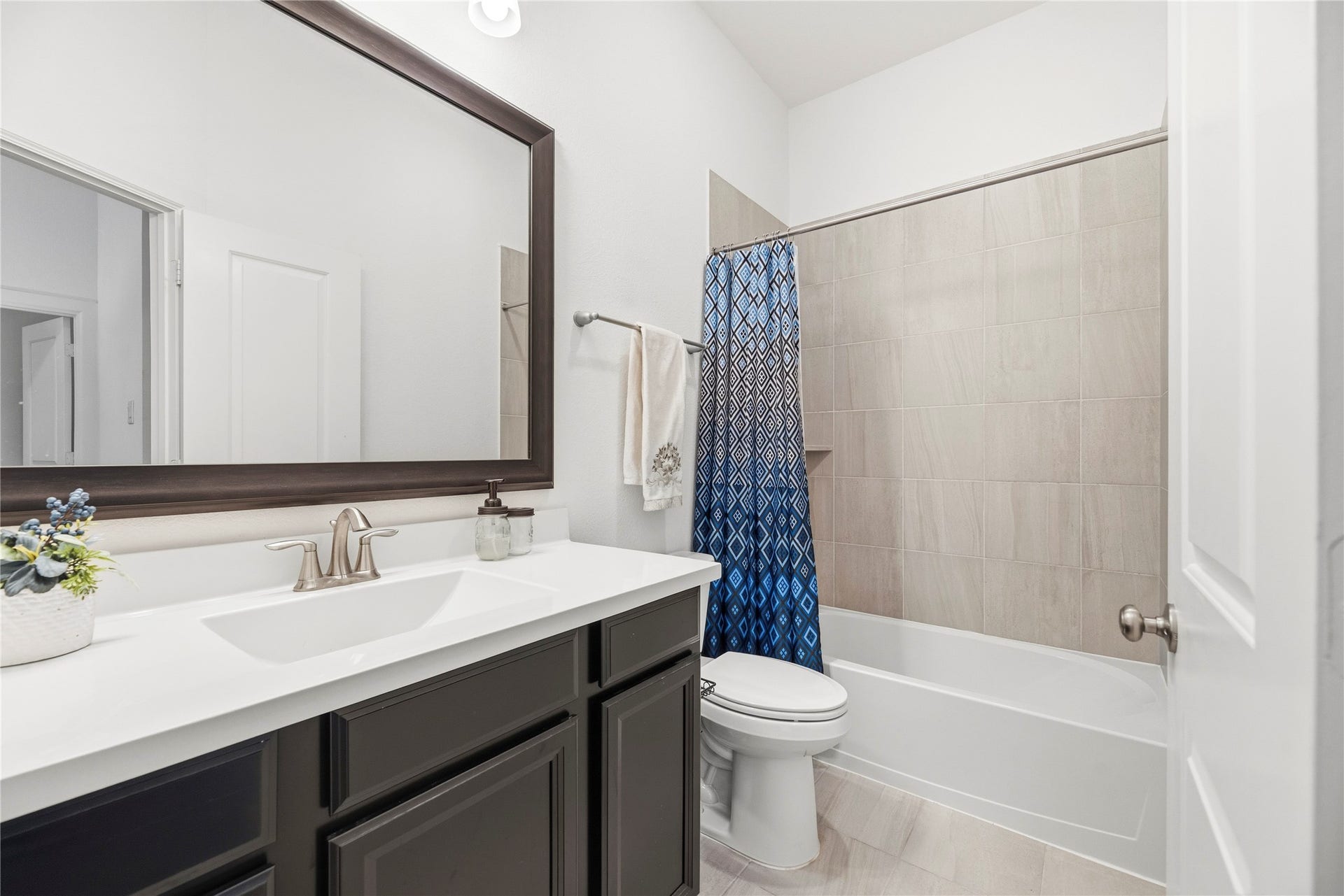 18203 Burnett Willow Lane, Cypress, TX 77433 Secondary Bath