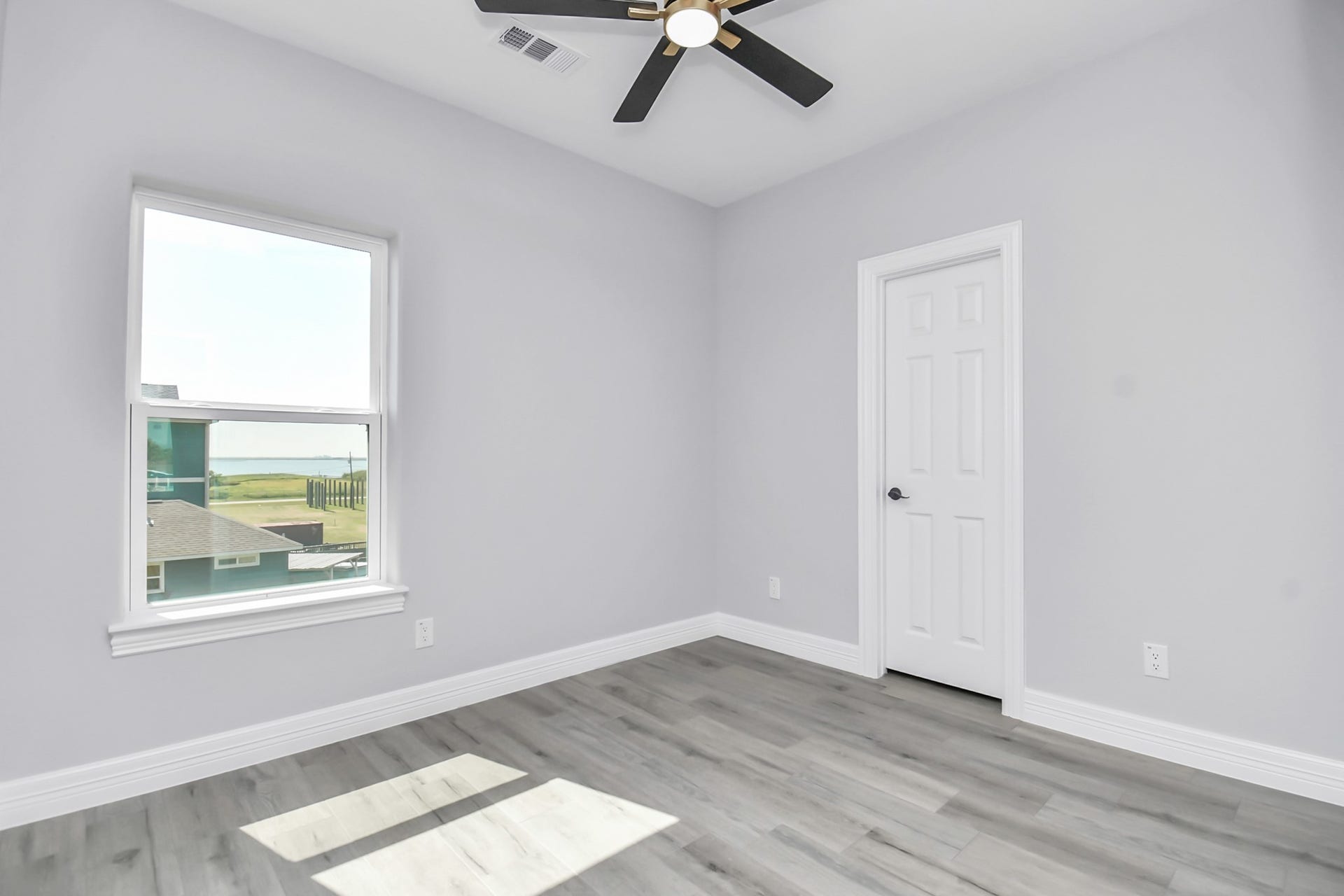 1008 20th Street, Dickinson, TX 77539 1008 20th Street, Dickinson, TX 77539