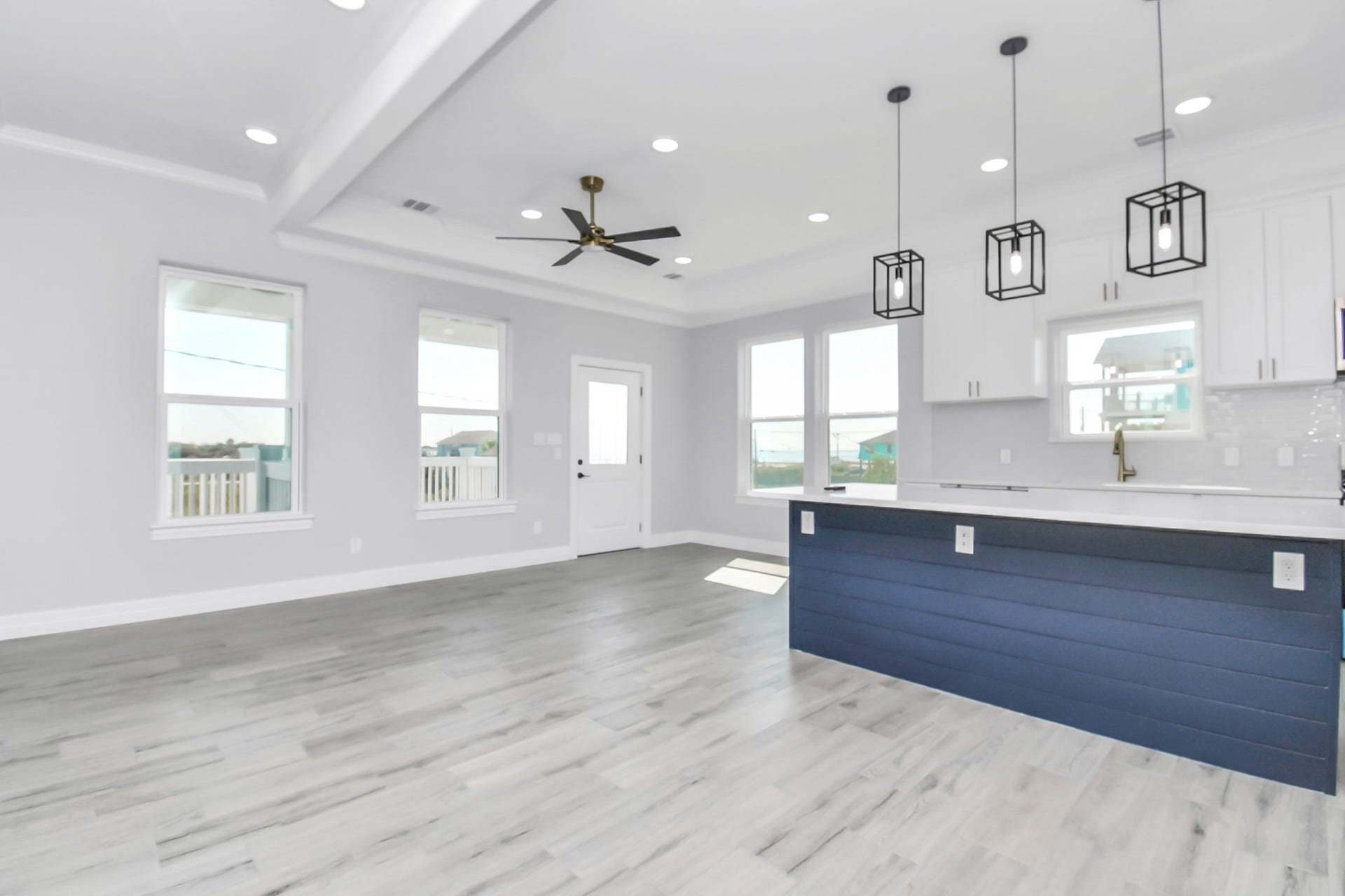 1008 20th Street, Dickinson, TX 77539 1008 20th Street, Dickinson, TX 77539