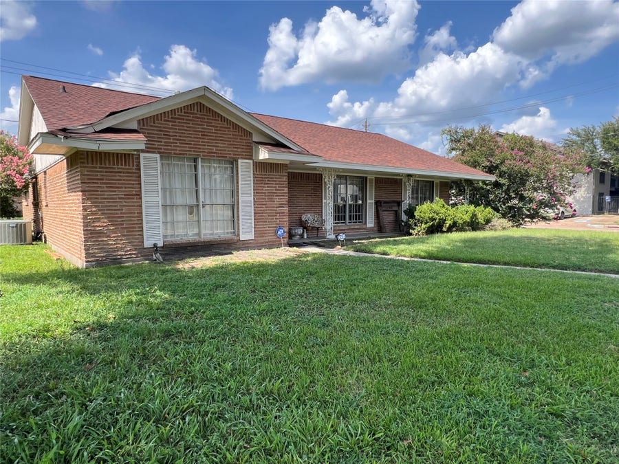 Property photo for 2203 Droxford Drive, Houston, TX
