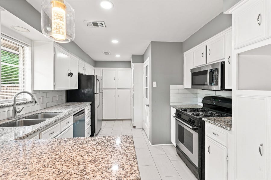 Property photo for 2906 Newcastle Drive, Baytown, TX