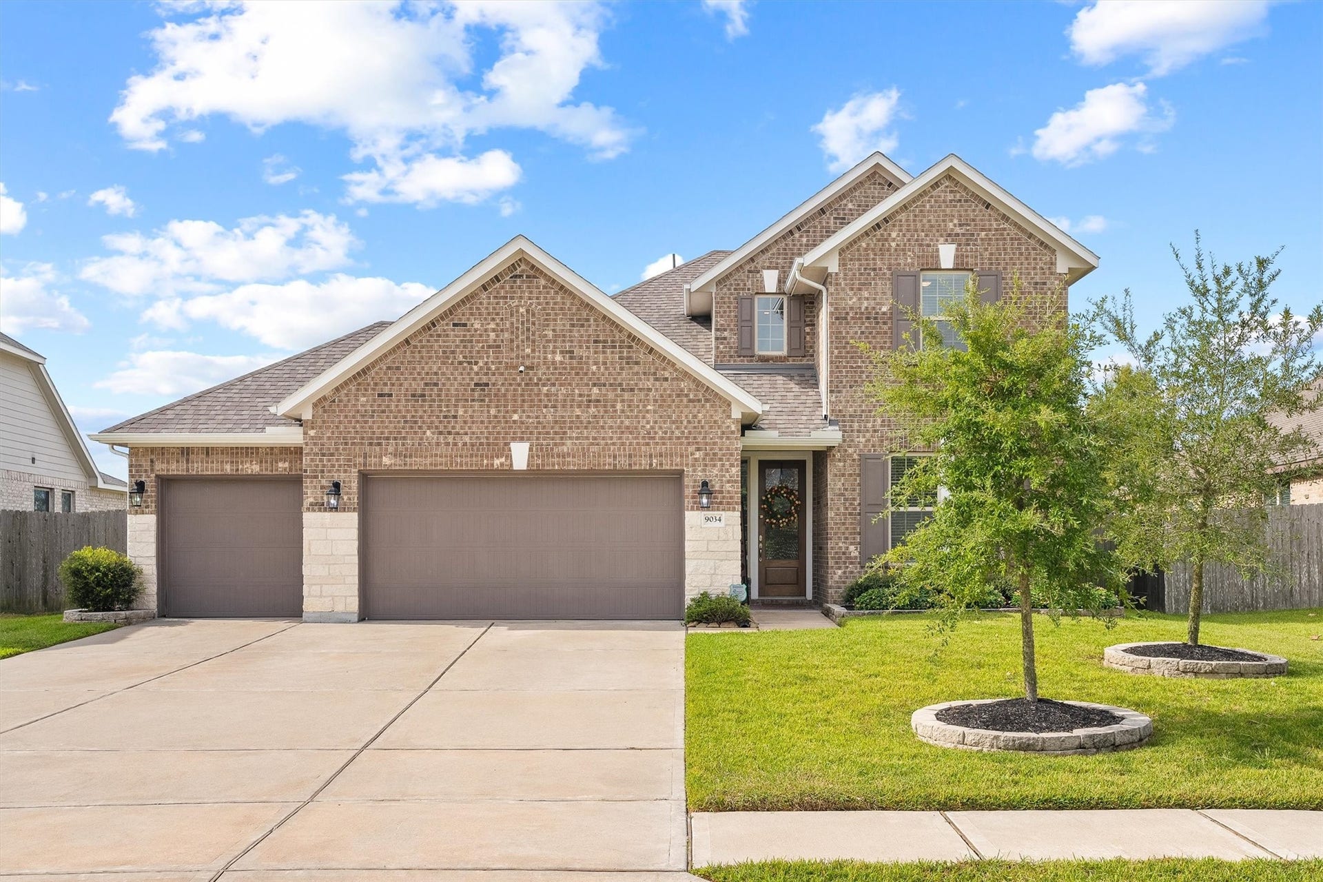 9034 Japonica Drive, Rosenberg, TX 77469 Curb appeal that stops you in your tracks. Sunshine, fresh landscaping, and a place to call home.