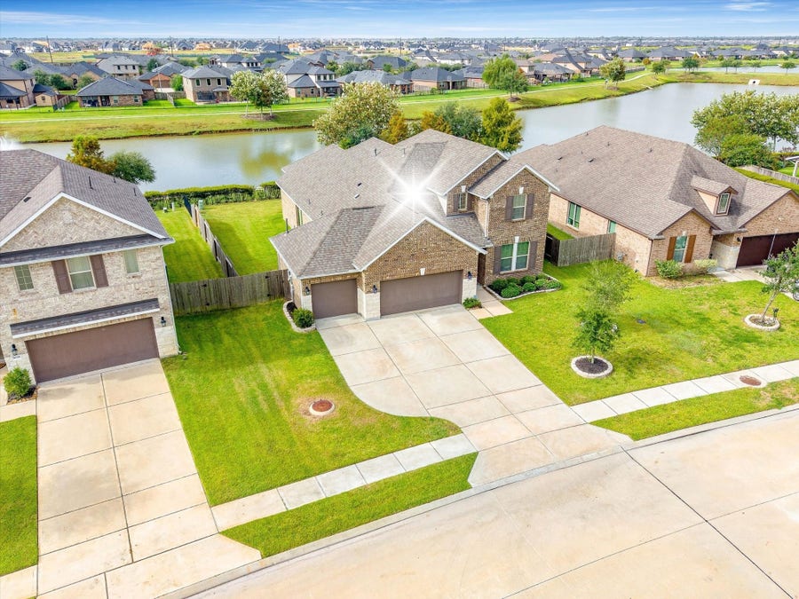 Property photo for 9034 Japonica Drive, Rosenberg, TX
