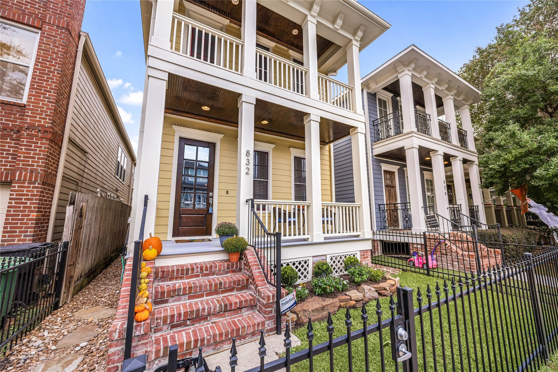 832 Nicholson Street, Houston, TX 77007