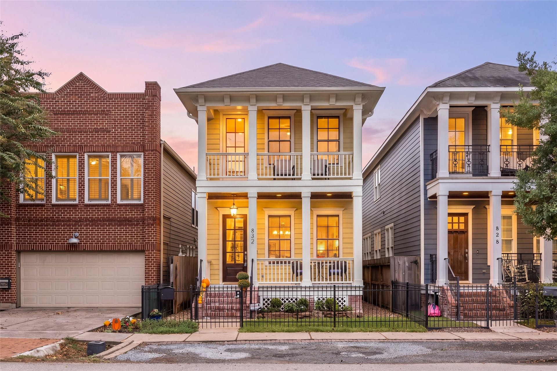 832 Nicholson Street, Houston, TX 77007