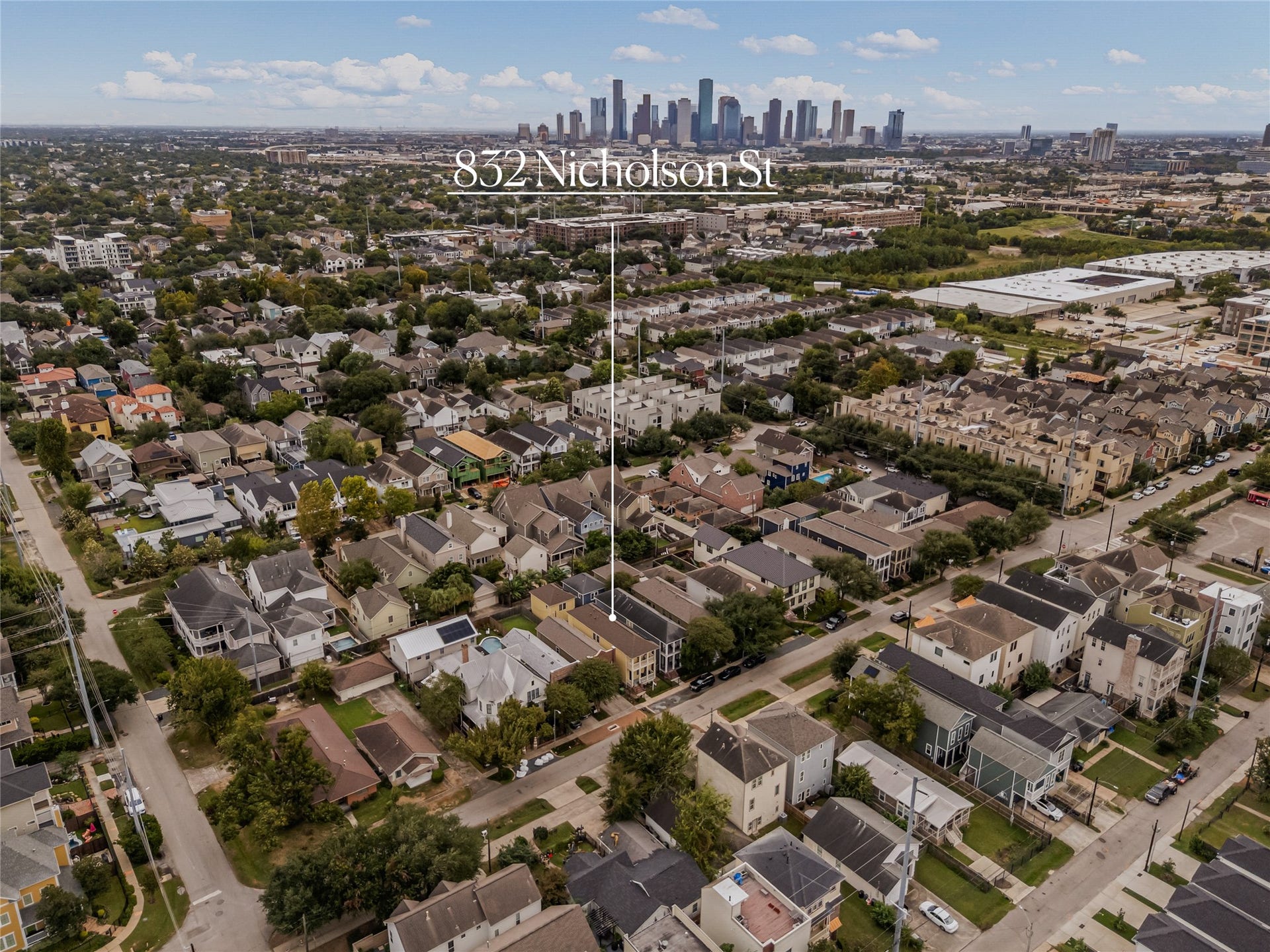 Enjoy a prime Heights location with convenient access to M-K-T shopping, dining, neighborhood favorites & Downtown Houston.