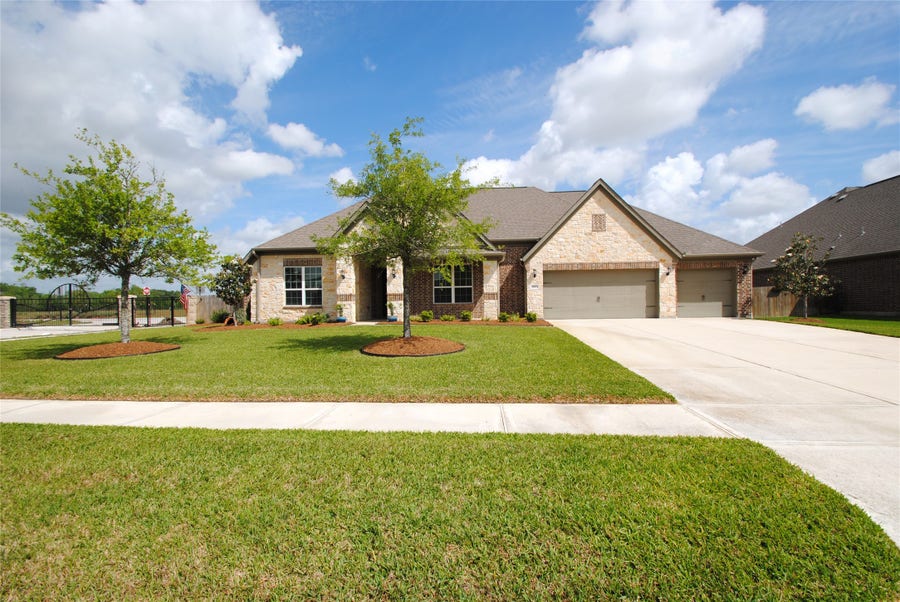 Property photo for 2803 Quartz Ridge Drive, Rosharon, TX