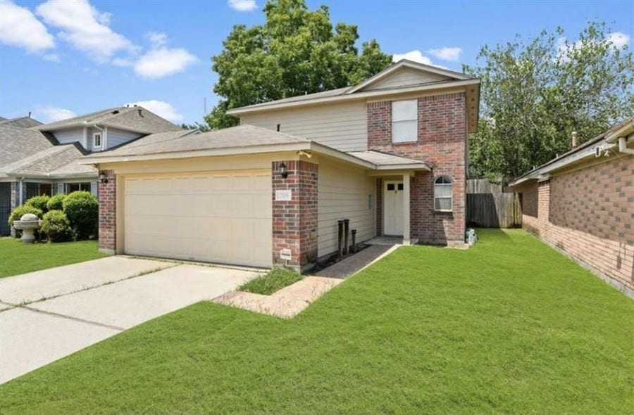 Property photo for 2106 Tomlinson Trail Drive, Houston, TX