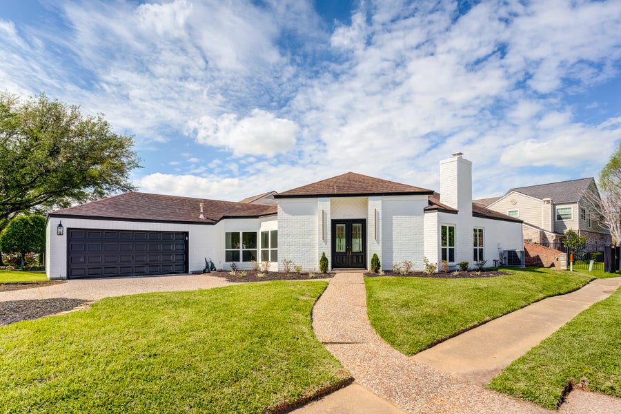 Property photo for 2302 Ashford Hollow Lane, Houston, TX