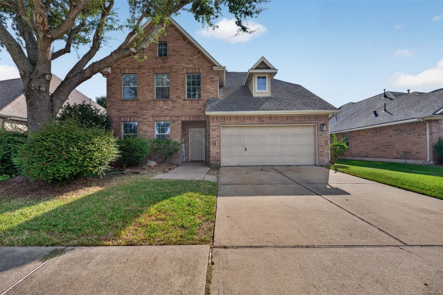 Property photo for 8002 Berkely Court, Baytown, TX