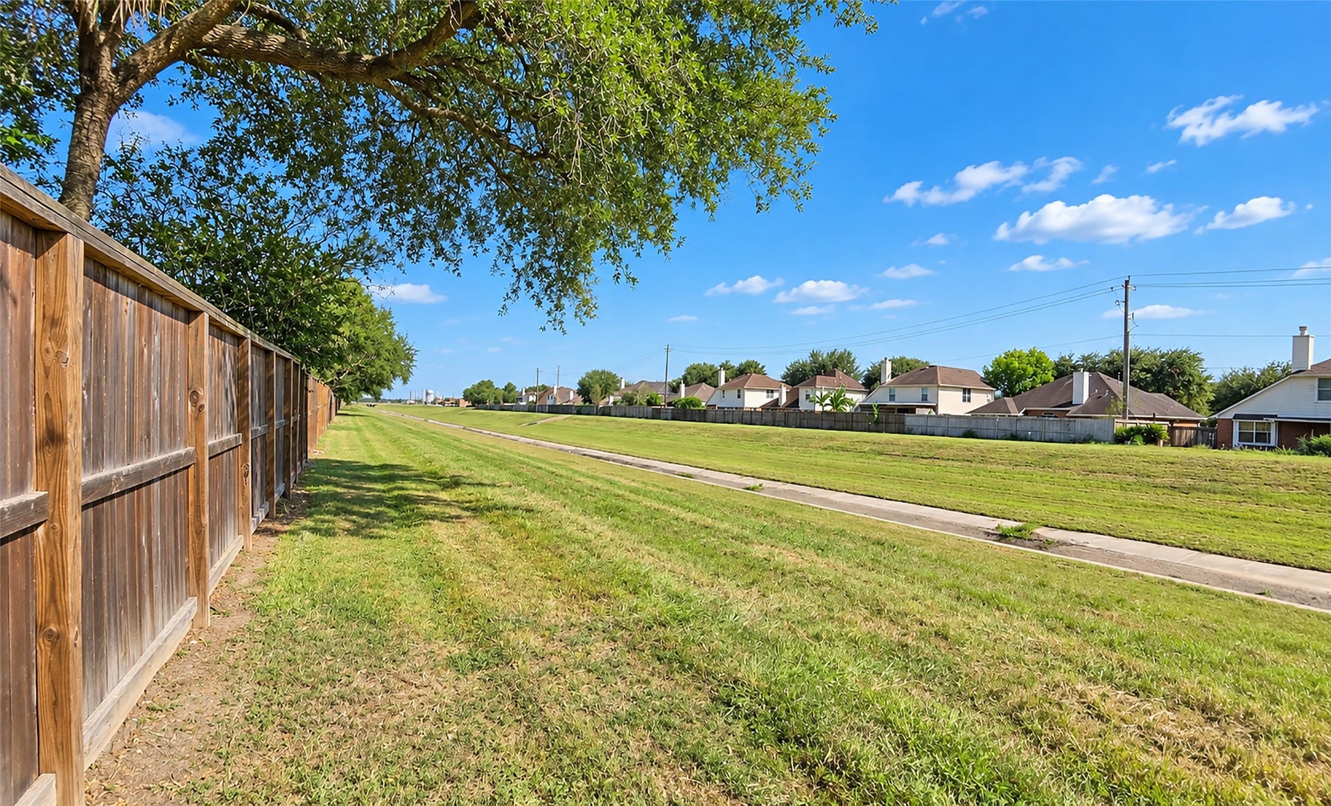 5304 Spring Branch Drive, Pearland, TX 77584 5304 Spring Branch Drive, Pearland, TX 77584