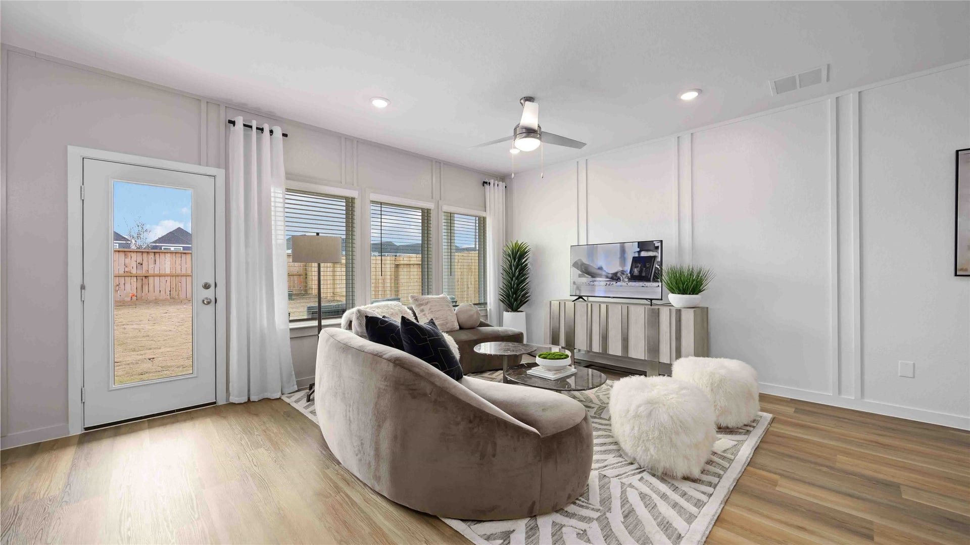 831 Gran Torino Drive, Houston, TX 77051 831 Gran Torino Drive, Houston, TX 77051