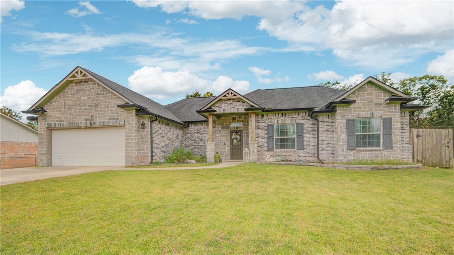 Property photo for 62 Ivy Court, Jones Creek, TX