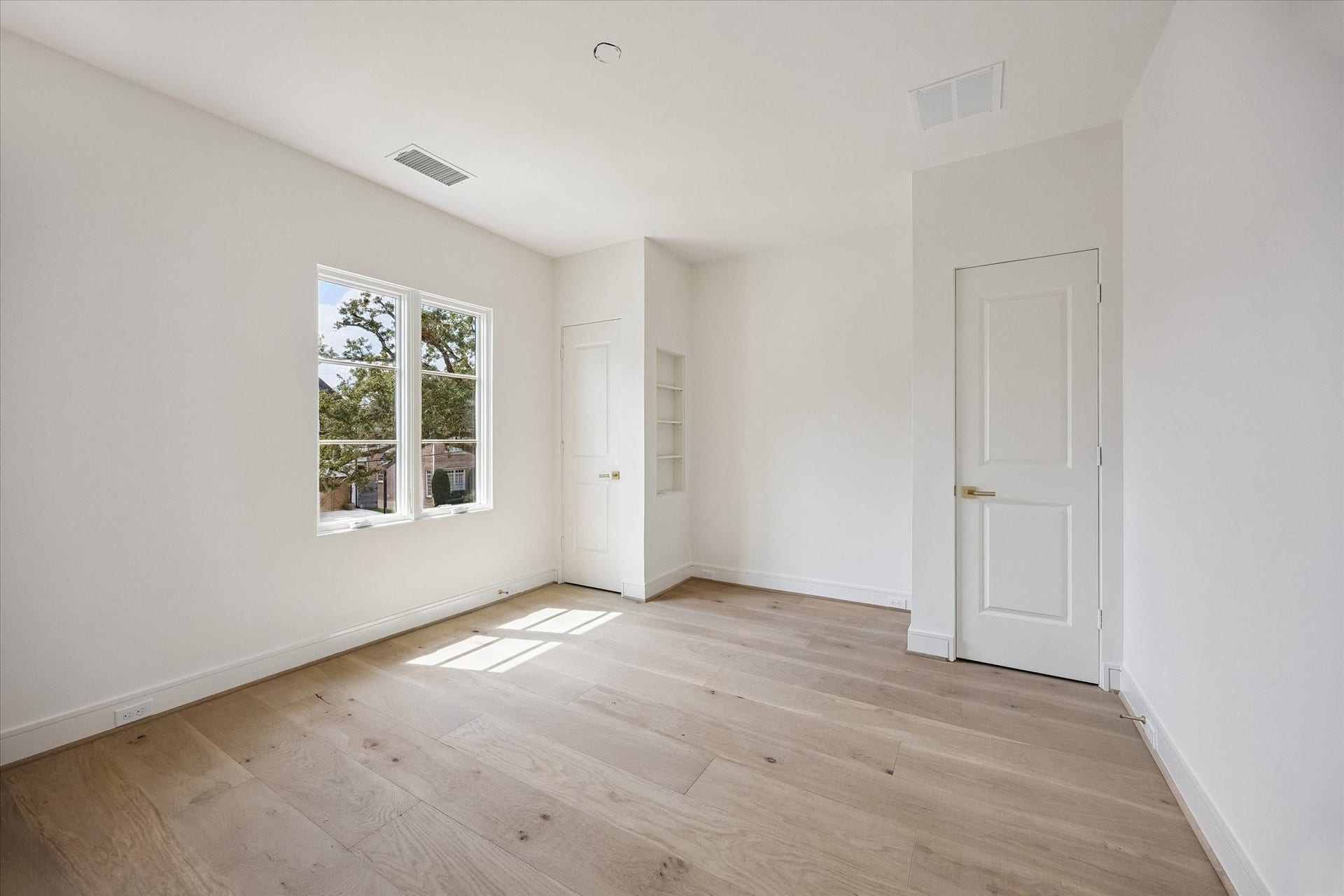 3920 University Boulevard, Houston, TX 77005
