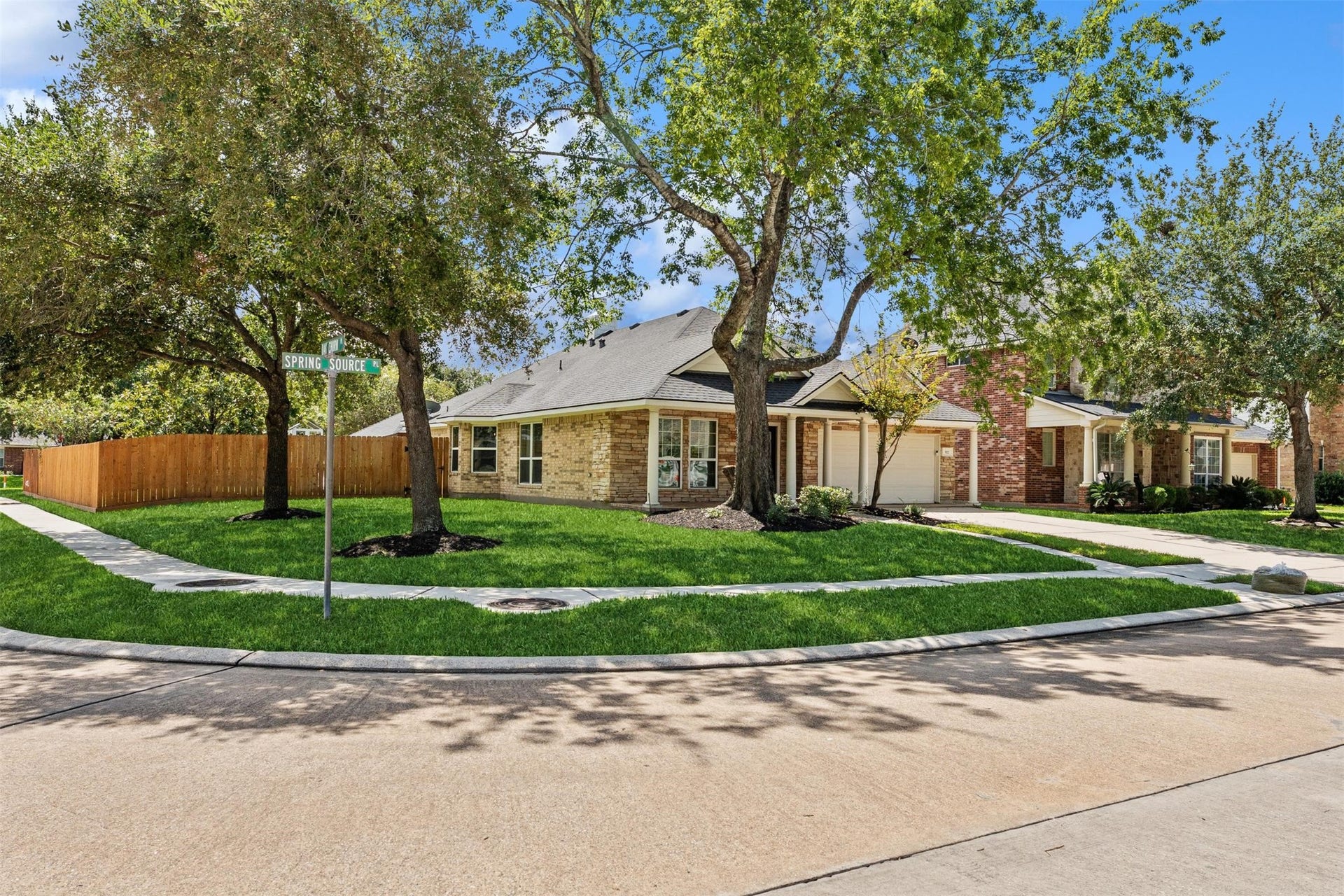 922 Spring Source Place, Spring, TX 77373 922 Spring Source Place, Spring, TX 77373