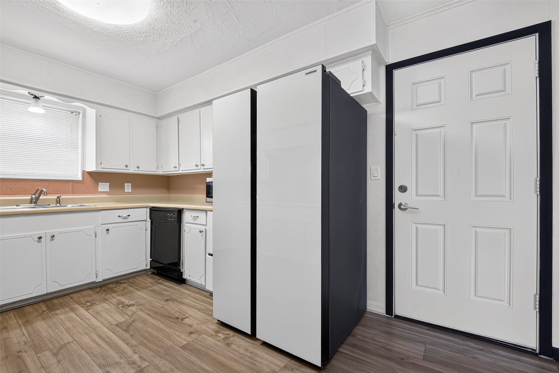 2226 Viola Drive, League City, TX 77573 2226 Viola Drive, League City, TX 77573