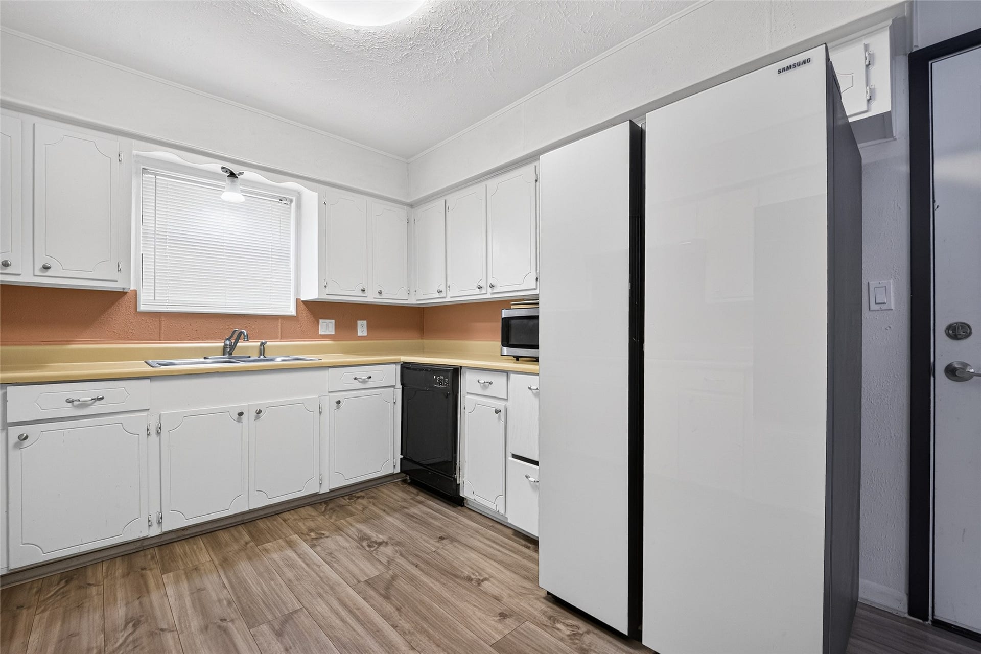 2226 Viola Drive, League City, TX 77573 2226 Viola Drive, League City, TX 77573