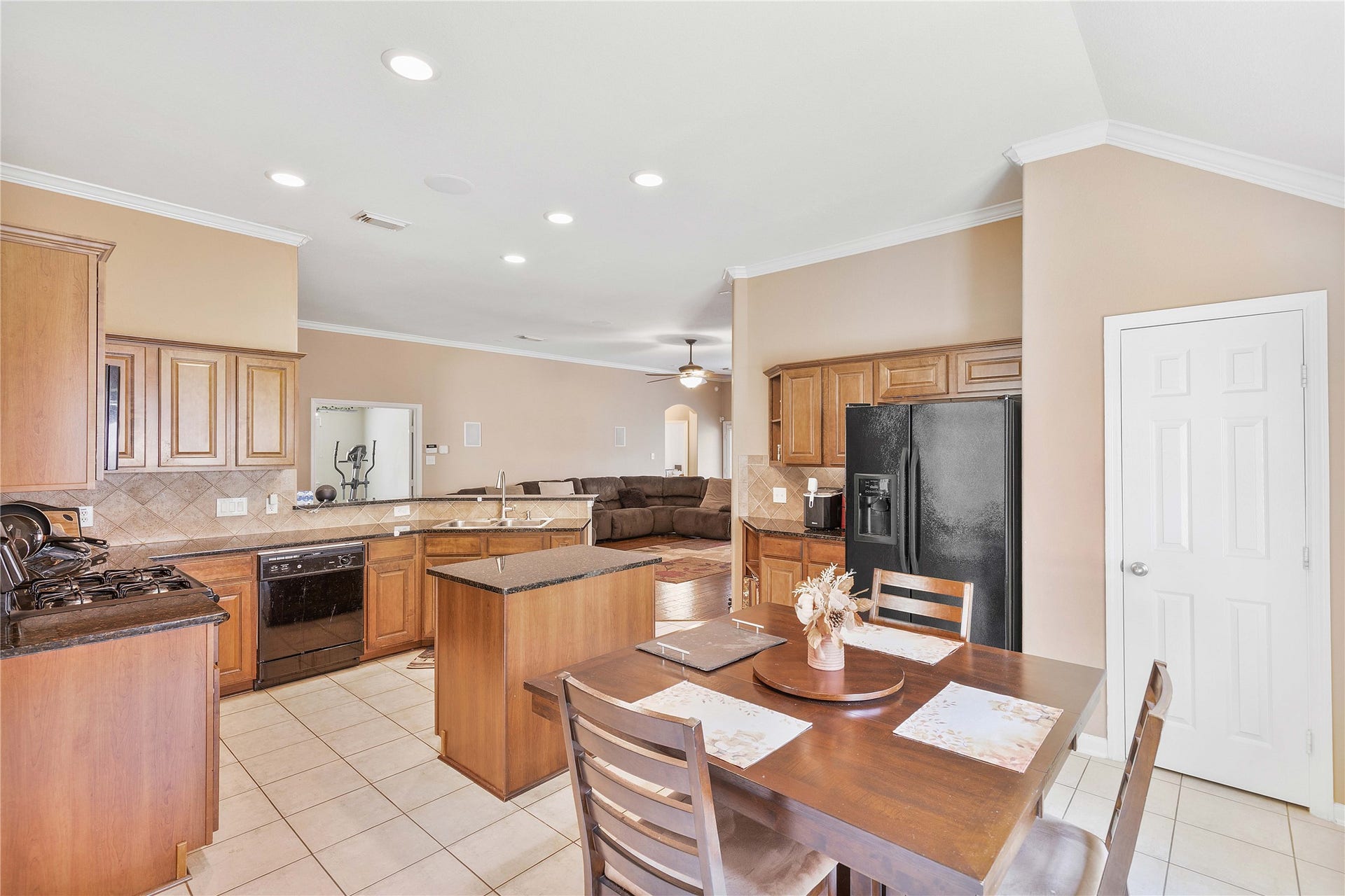 13710 Parkers Cove Court, Houston, TX 77044 13710 Parkers Cove Court, Houston, TX 77044