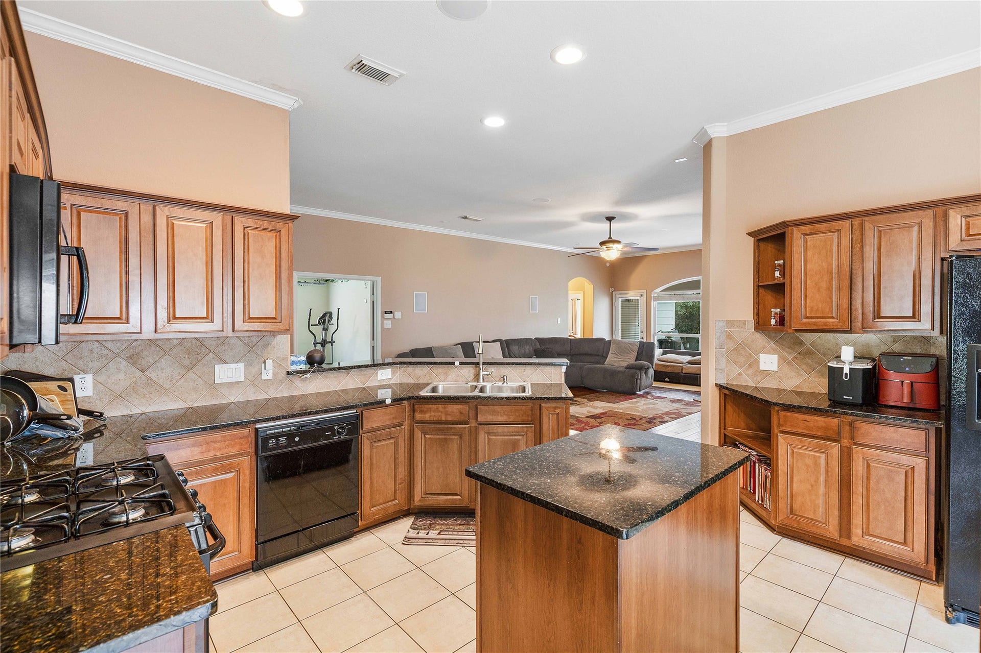 13710 Parkers Cove Court, Houston, TX 77044 13710 Parkers Cove Court, Houston, TX 77044