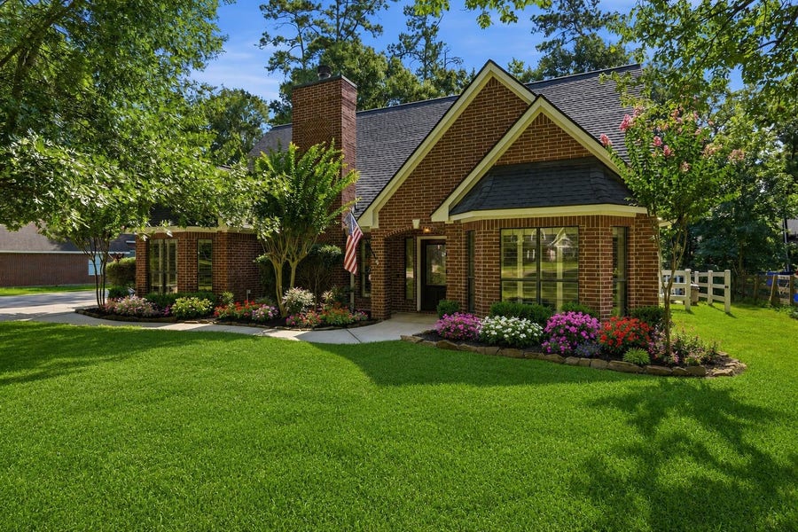 Property photo for 2312 Hollowbrook Lane, Conroe, TX
